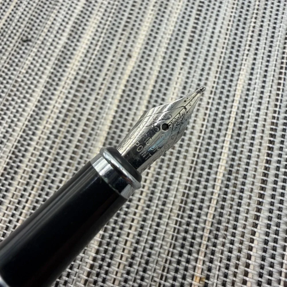Franklin Covey Freemont Fountain Pen Black Lacquer Chrome Trim Iridium Point Nib